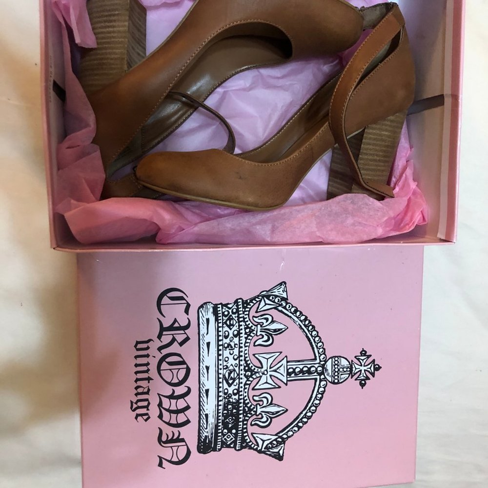 Crown Vintage Tan Leather Heels - Picture 2 of 4